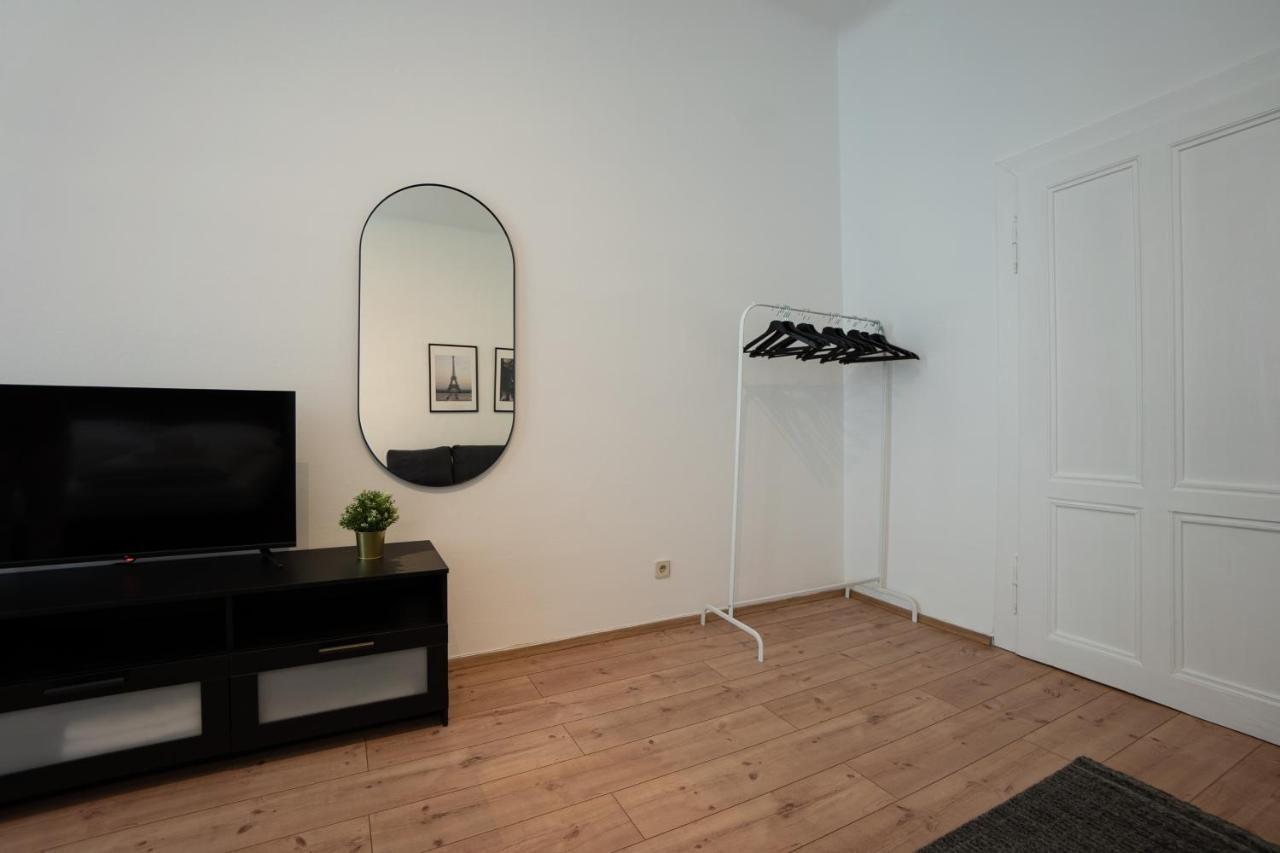 Lovely 1-Bedroom Apartment Next To Praterstern Wiedeń Zewnętrze zdjęcie